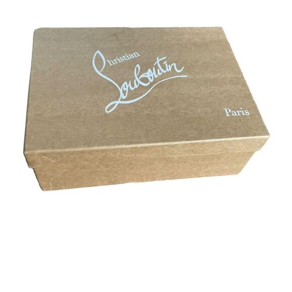 NWT Christian Louboutin Hot Chick Scallop Pointed Toe Pump Size 37/7 - Picture 11 of 11